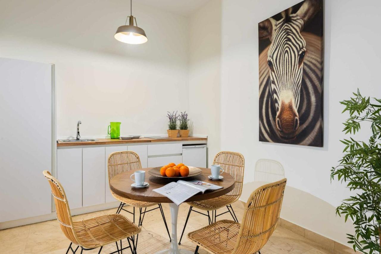 Monkeys Apartments Loft Pureza Sevilla Bagian luar foto